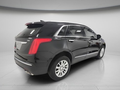 Used 2017 Cadillac XT5 FWD image 6