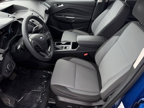 Used 2017 Ford Escape SE w/ SE Cold Weather Package image 4