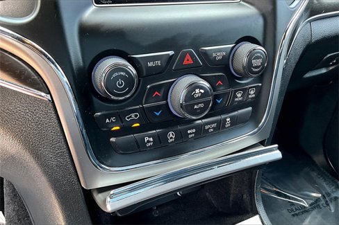 Used 2018 Jeep Grand Cherokee Limited image 14