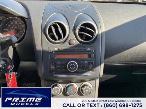 Used 2012 Nissan Rogue S image 18