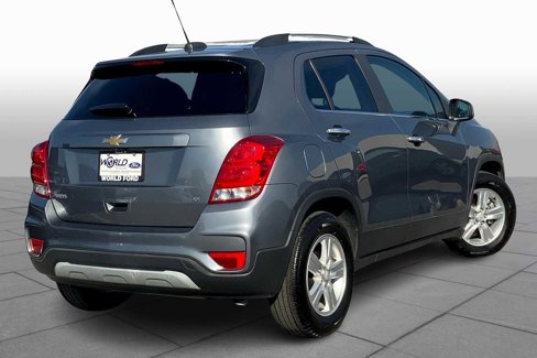 Used 2019 Chevrolet Trax LT w/ LT Convenience Package image 12