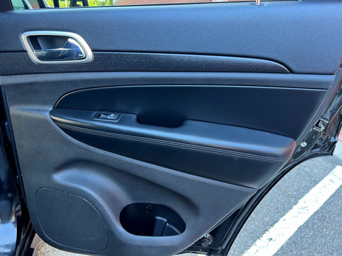 Used 2015 Jeep Grand Cherokee Altitude image 15