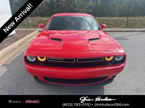 Used 2019 Dodge Challenger SXT image 6
