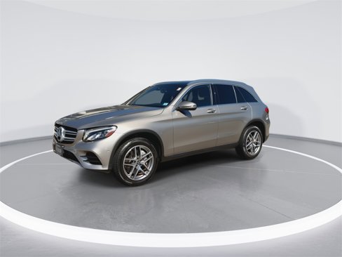 Used 2019 Mercedes-Benz GLC 300 4MATIC image 4