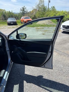 Used 2022 Subaru Impreza 2.0i Premium image 13