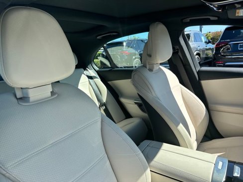 Used 2025 Mercedes-Benz C 300 Sedan image 31