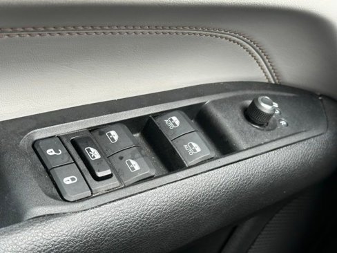 Used 2022 Jeep Compass Limited image 18