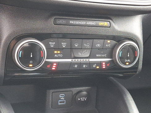 Certified 2022 Ford Escape Titanium image 17