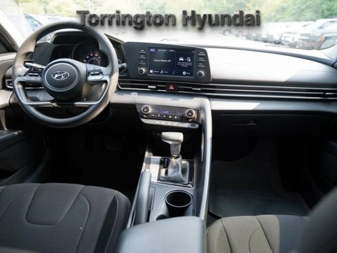 Used 2022 Hyundai Elantra SEL w/ Cargo Package image 9