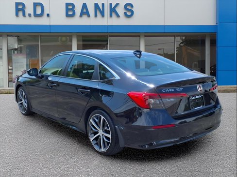 Used 2022 Honda Civic Touring image 3