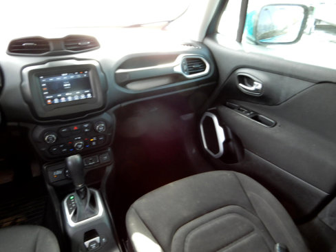 Used 2021 Jeep Renegade Latitude image 16