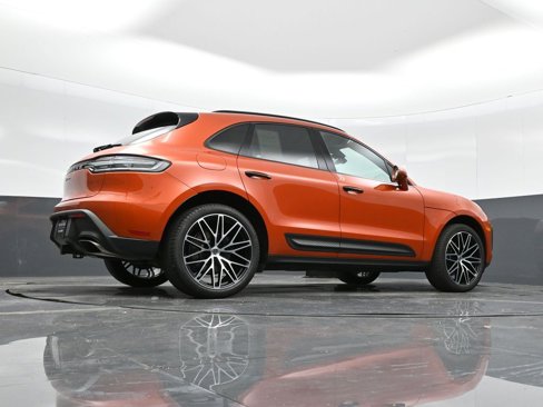 Certified 2025 Porsche Macan image 38