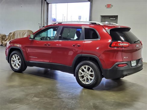Used 2017 Jeep Cherokee Latitude w/ Cold Weather Group image 6