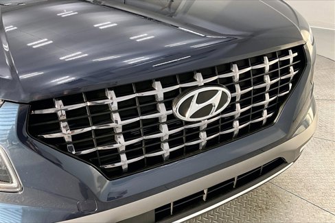 Used 2023 Hyundai Venue Limited image 29