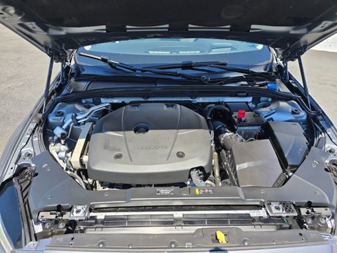 Used 2019 Volvo S60 T5 Inscription image 12