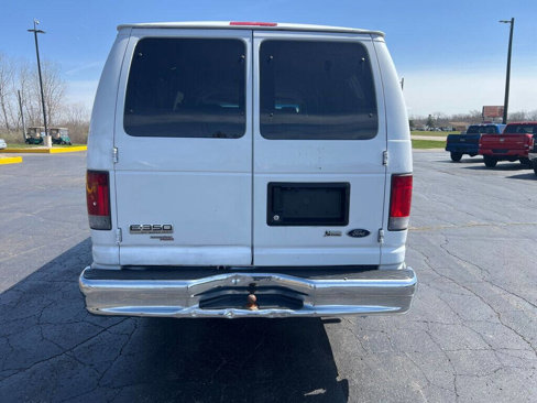Used 2011 Ford E-350 and Econoline 350 XLT image 9