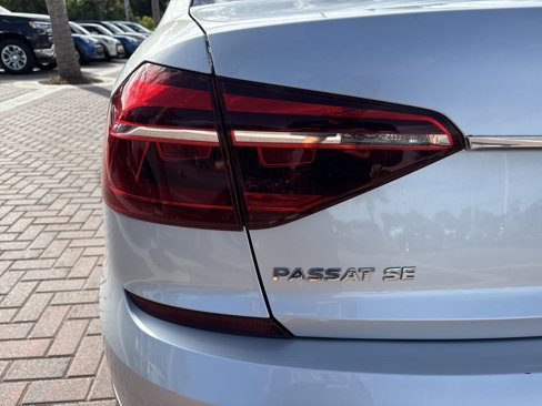 Used 2018 Volkswagen Passat 2.0T SE image 41