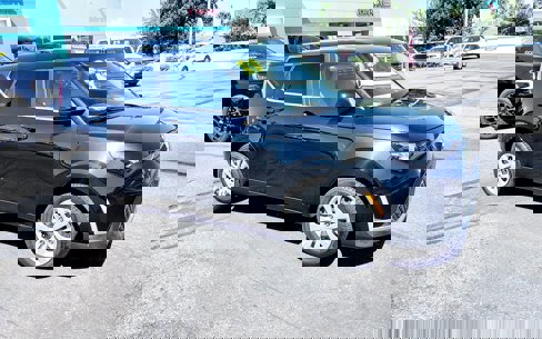 Used 2023 Kia Soul LX image 3
