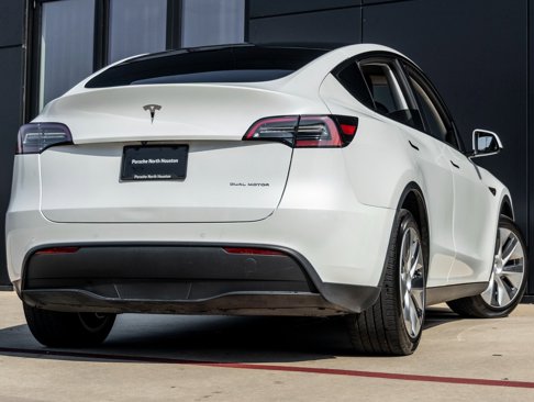 Used 2021 Tesla Model Y Long Range image 8