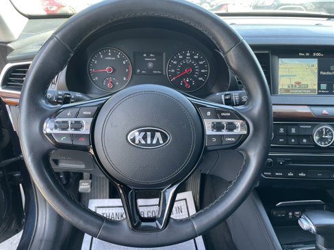 Used 2017 Kia Cadenza Premium w/ Luxury Package image 20
