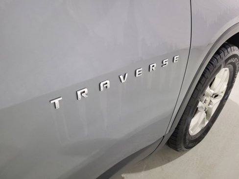 Used 2020 Chevrolet Traverse LS w/ LPO, Floor Liner Package image 41