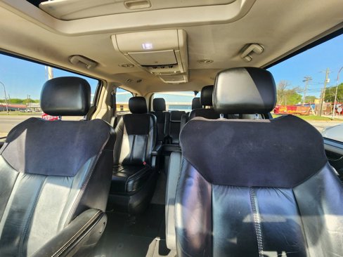 Used 2015 Chrysler Town & Country Limited Platinum w/ Trailer Tow Group image 13