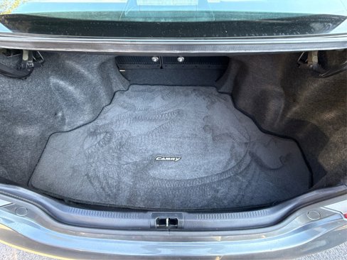 Used 2014 Toyota Camry L image 22