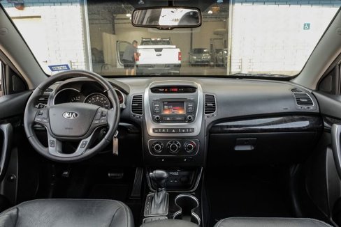 Used 2015 Kia Sorento LX image 19