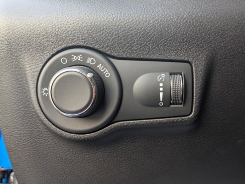 Used 2024 Jeep Compass Sport image 15