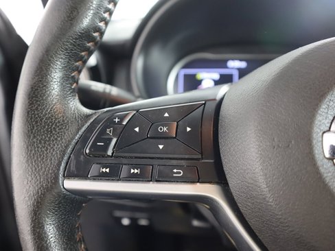 Used 2019 Nissan Kicks SR image 39