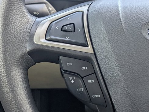 Used 2016 Ford Fusion SE image 23