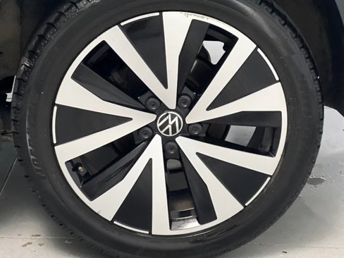Used 2024 Volkswagen Taos SE image 63