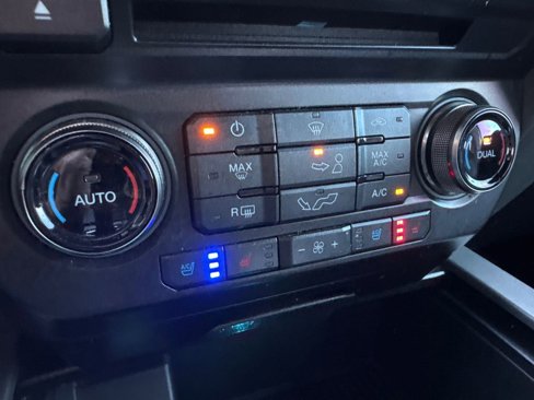 Used 2017 Ford F150 Raptor w/ Equipment Group 802A Luxury image 35