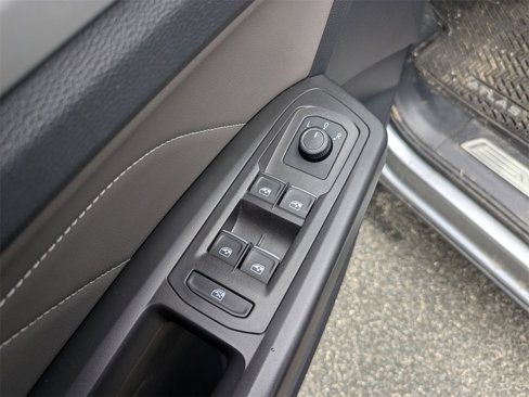 Used 2022 Volkswagen Atlas Cross Sport SE image 12