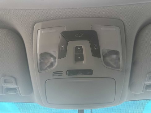 Used 2016 Toyota Sienna SE Premium image 21