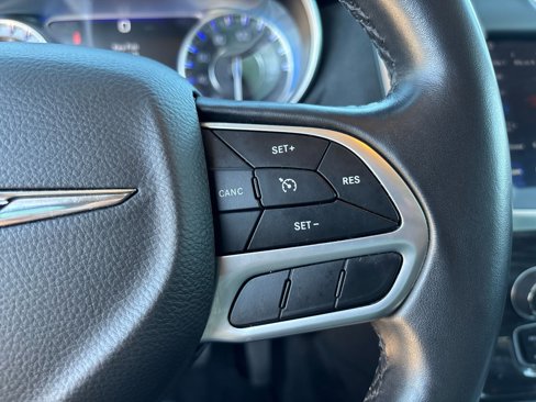 Certified 2022 Chrysler 300 Touring w/ Sport Appearance Package image 26