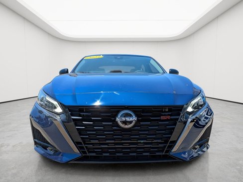 Used 2023 Nissan Altima 2.0 SR image 2