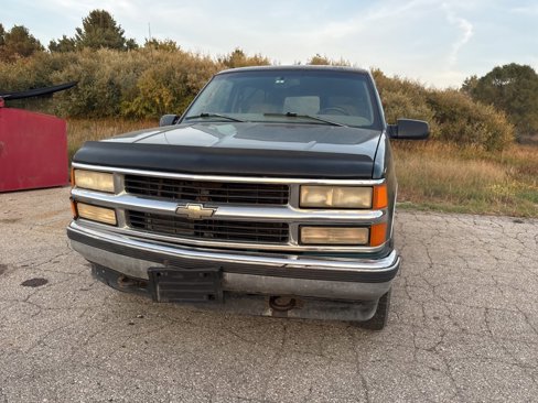 Used 1998 Chevrolet Tahoe 4WD 2-Door w/ Preferred Equipment Group 2 image 9