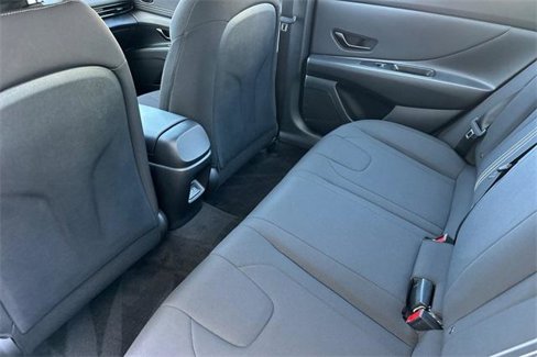 Used 2025 Hyundai Elantra Sport image 12