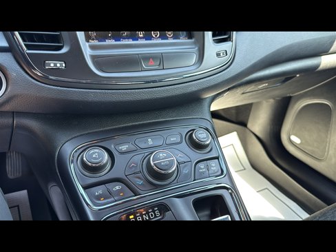 Used 2015 Chrysler 200 S w/ Navigation & Sound Group I image 19