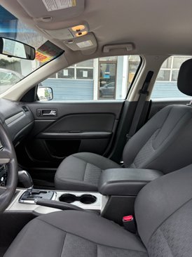 Used 2010 Ford Fusion SE image 9
