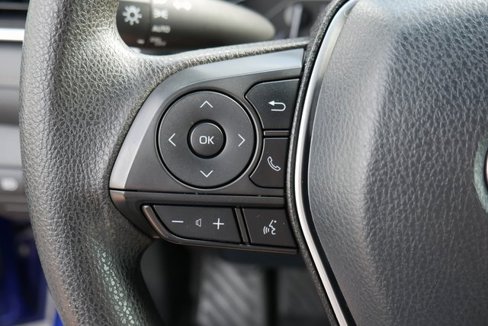 Used 2018 Toyota Camry LE image 15
