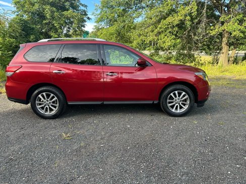 Used 2014 Nissan Pathfinder SV image 4