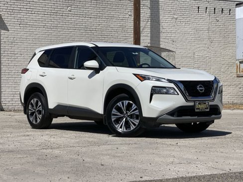 Used 2023 Nissan Rogue SV image 1