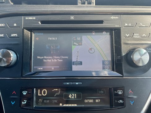 Used 2018 Toyota Avalon Limited image 23
