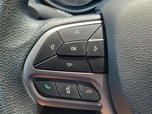 Used 2019 Jeep Cherokee Latitude w/ Popular Appearance Group image 41