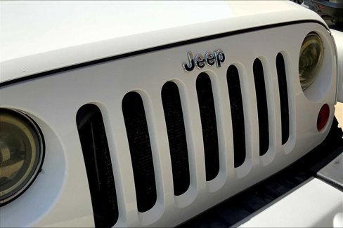 Used 2010 Jeep Wrangler Unlimited Sahara w/ Dual Top Group image 28