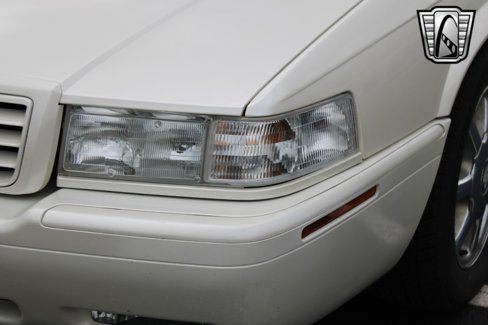 Used 2002 Cadillac Eldorado Touring w/ Preffered Equipment Group image 9