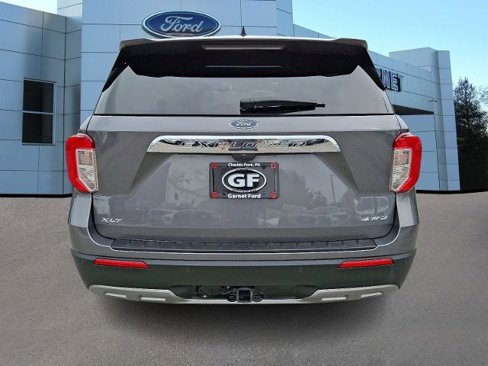 Certified 2023 Ford Explorer XLT w/ Equipment Group 202A image 5