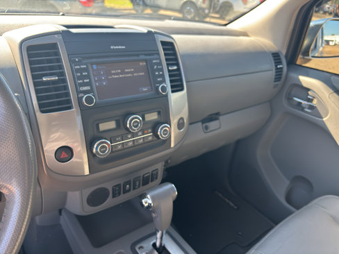 Used 2019 Nissan Frontier SL image 28